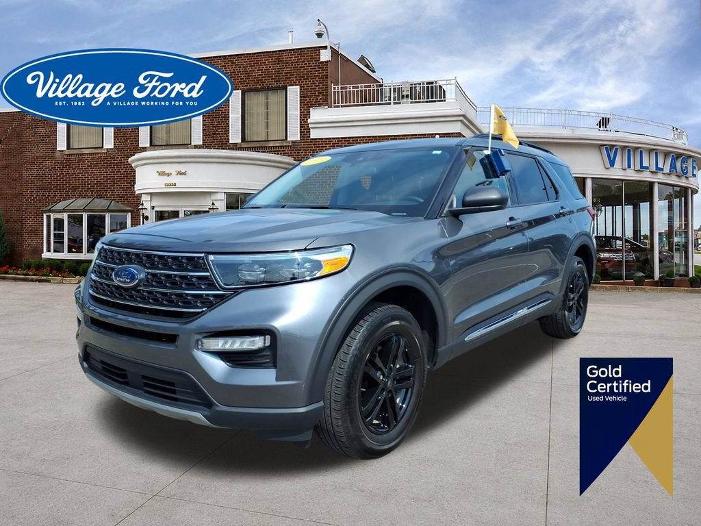 Certified 2024 Ford Explorer XLT w/ Equipment Group 202A AWD/4WD image 1