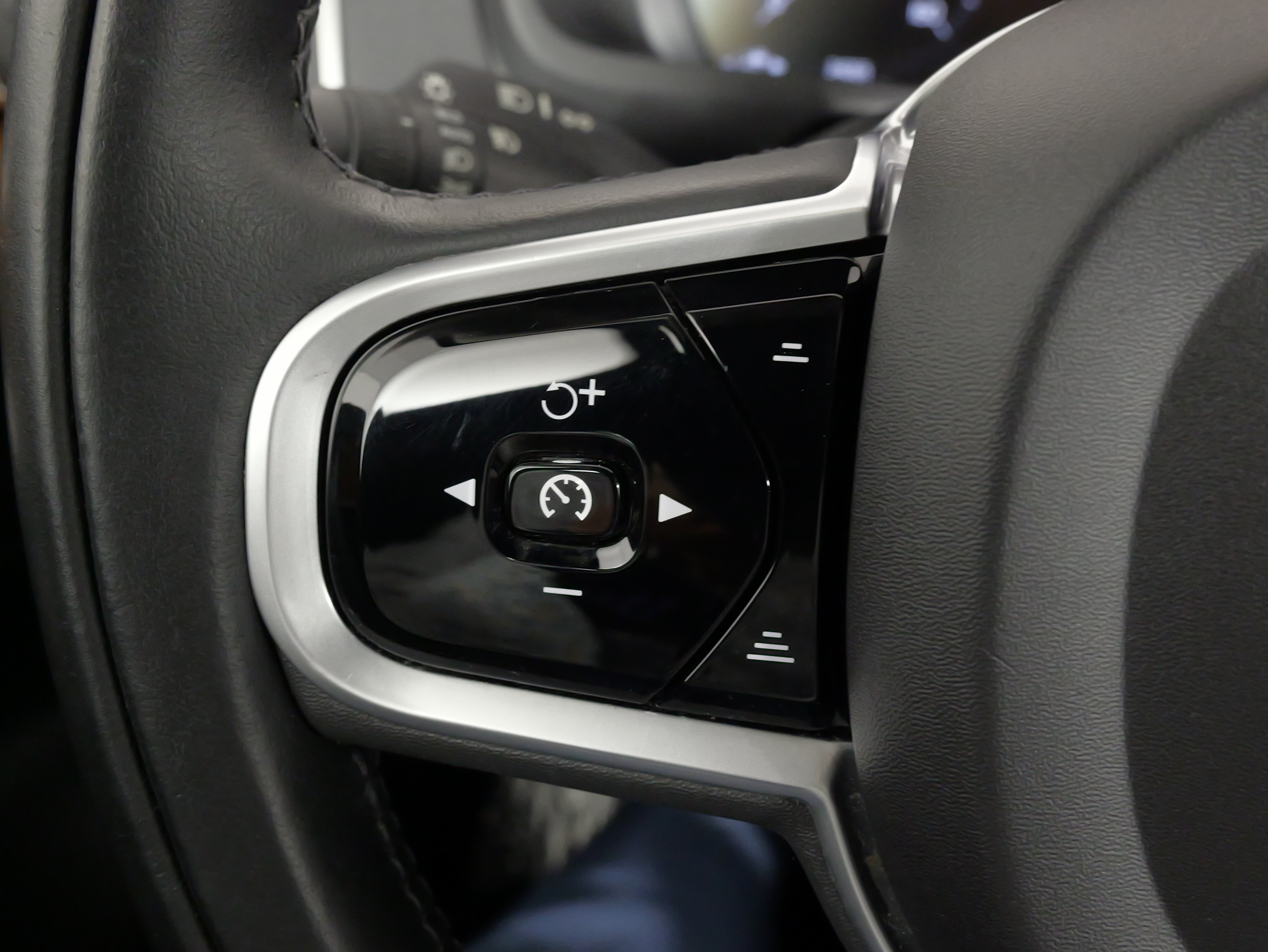 Used 2021 Volvo XC90 T8 Inscription Expression w/ Protection Package Premier AWD/4WD image 39