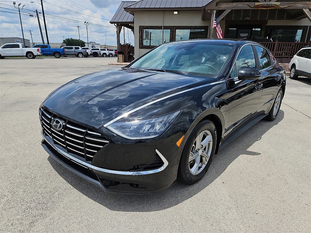Used 2022 Hyundai Sonata SE w/ Winter Weather Package image 1