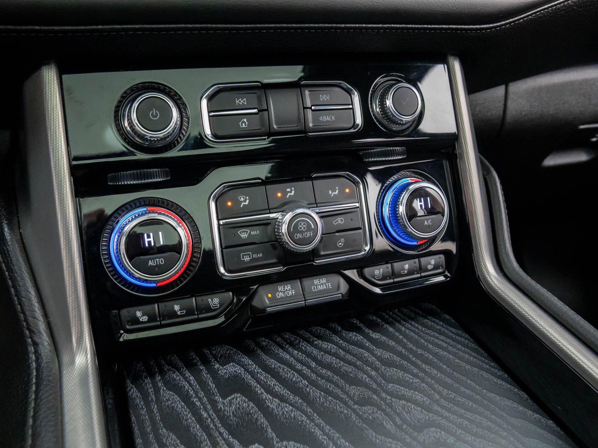 Used 2023 GMC Yukon Denali w/ Denali Reserve Package image 24