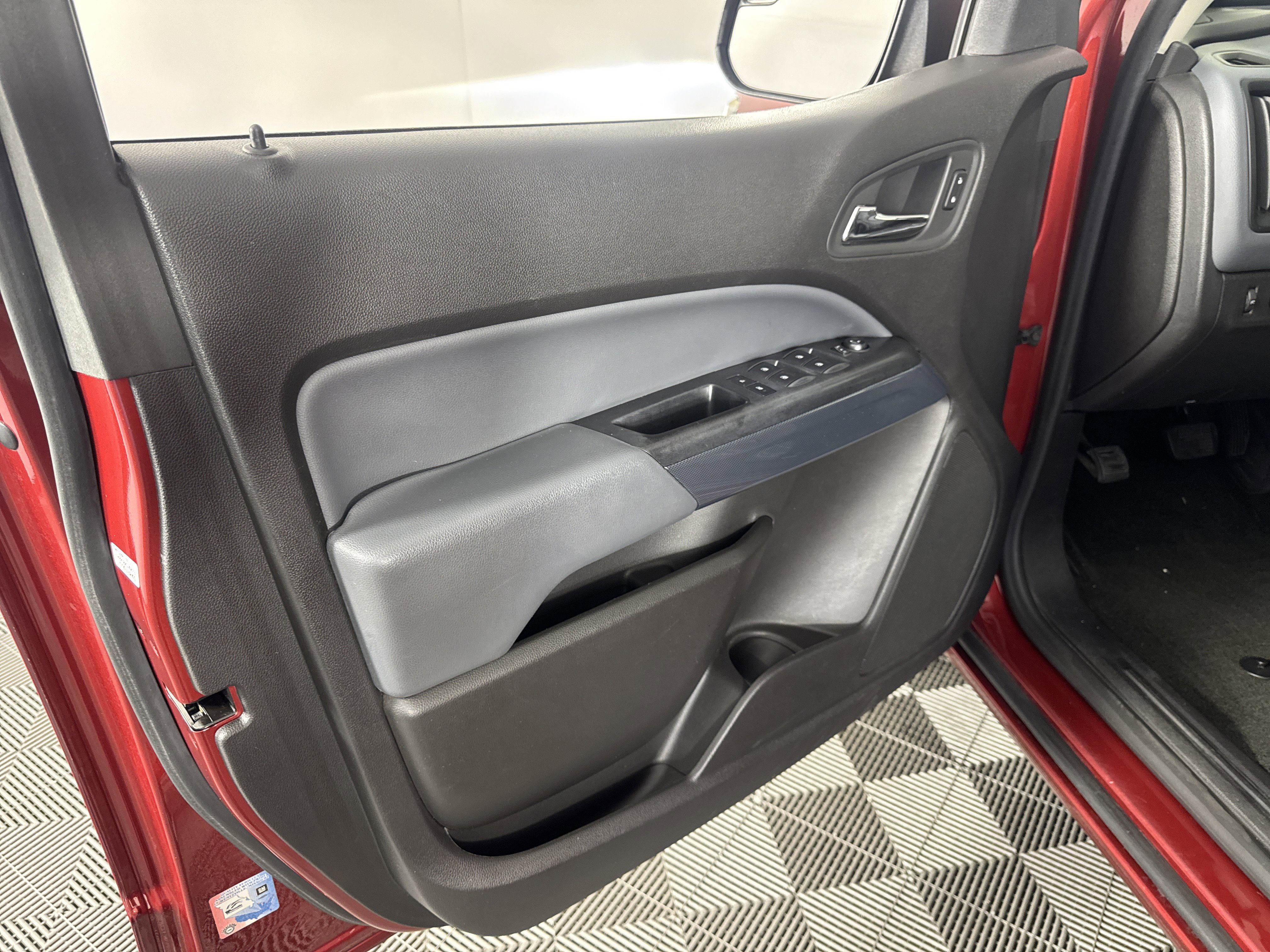 Used 2016 Chevrolet Colorado Z71 image 14