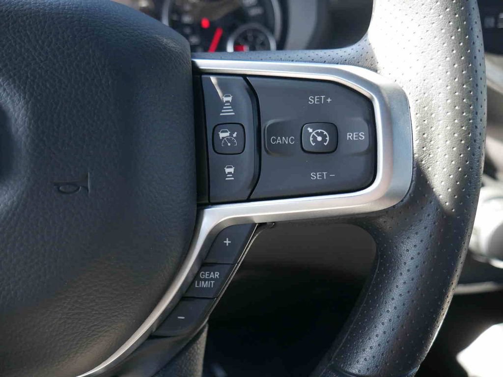 New 2026 RAM 1500 Express AWD/4WD image 36
