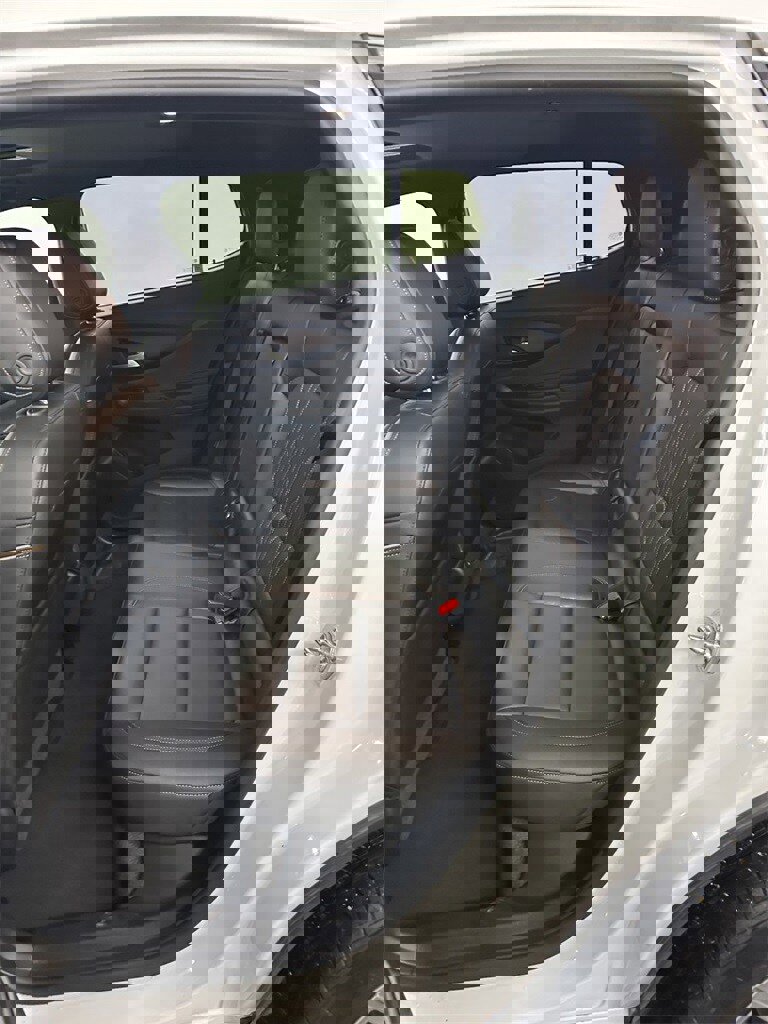 Used 2025 Buick Envista Avenir image 27