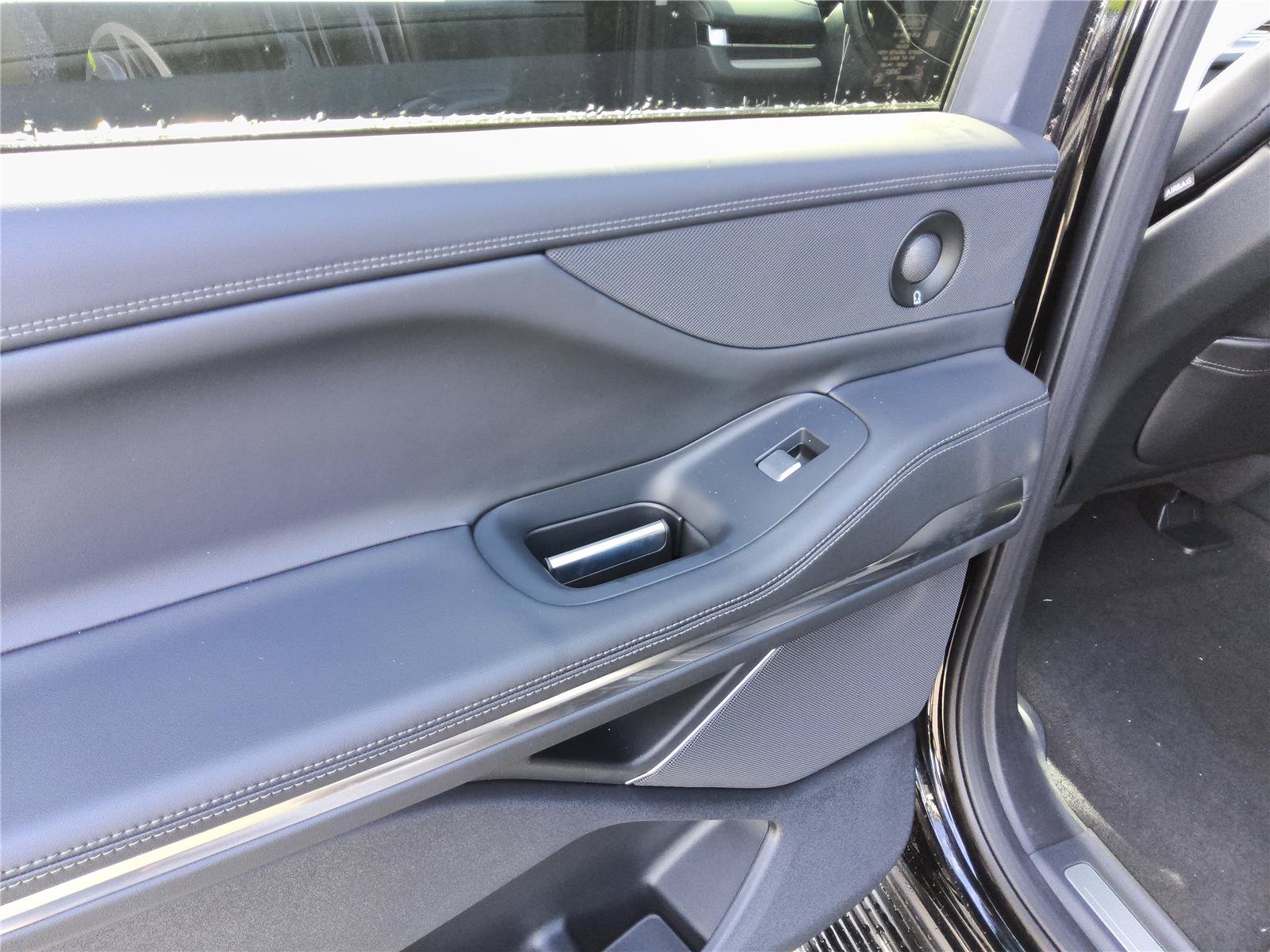 New 2027 Lincoln Navigator Premiere RWD image 16