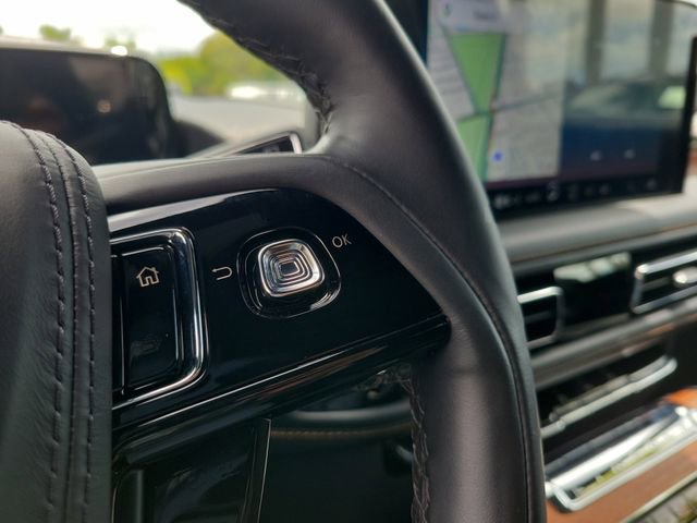 Used 2025 Lincoln Aviator Black Label AWD/4WD image 29