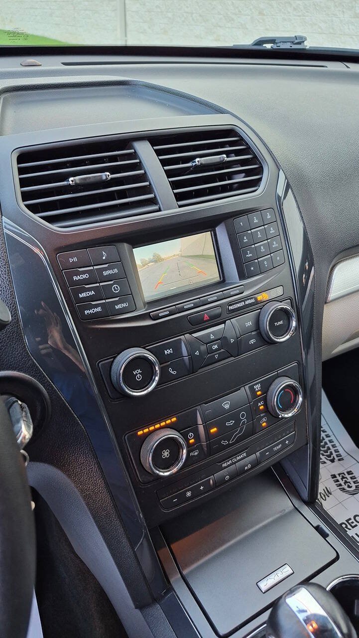 Used 2018 Ford Explorer FWD image 39