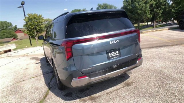 New 2026 Kia Carnival SX image 9