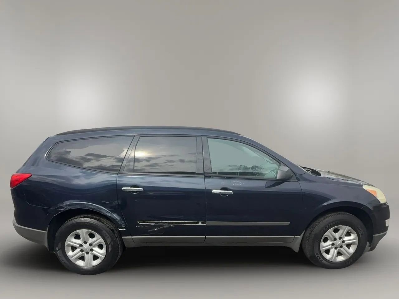 Used 2012 Chevrolet Traverse LS image 7