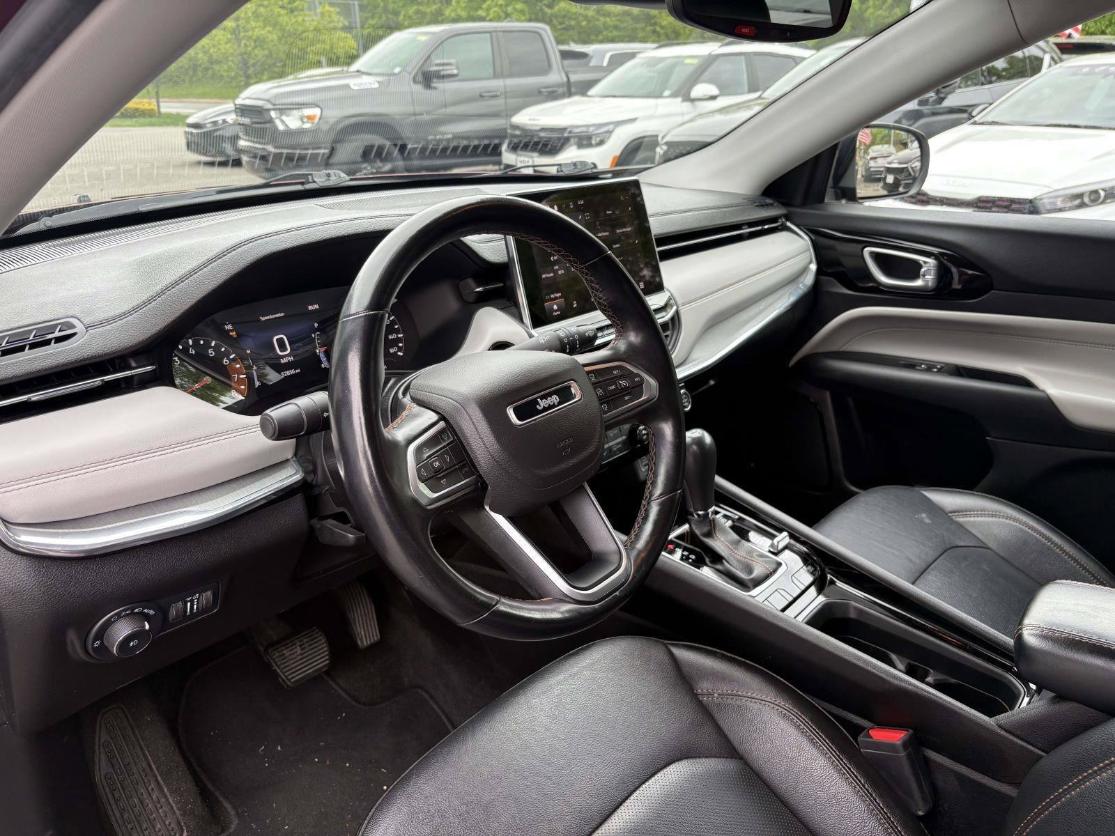 Used 2022 Jeep Compass Limited AWD/4WD image 13