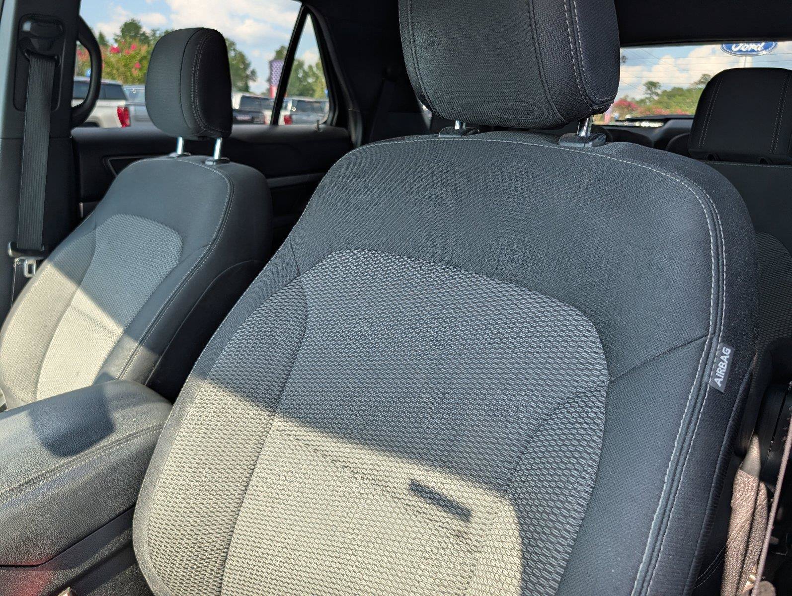 Used 2018 Ford Explorer XLT FWD image 12