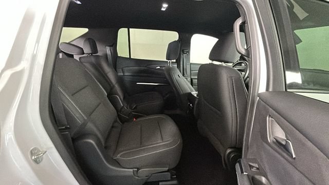 Used 2025 Chevrolet Traverse LT AWD/4WD image 30