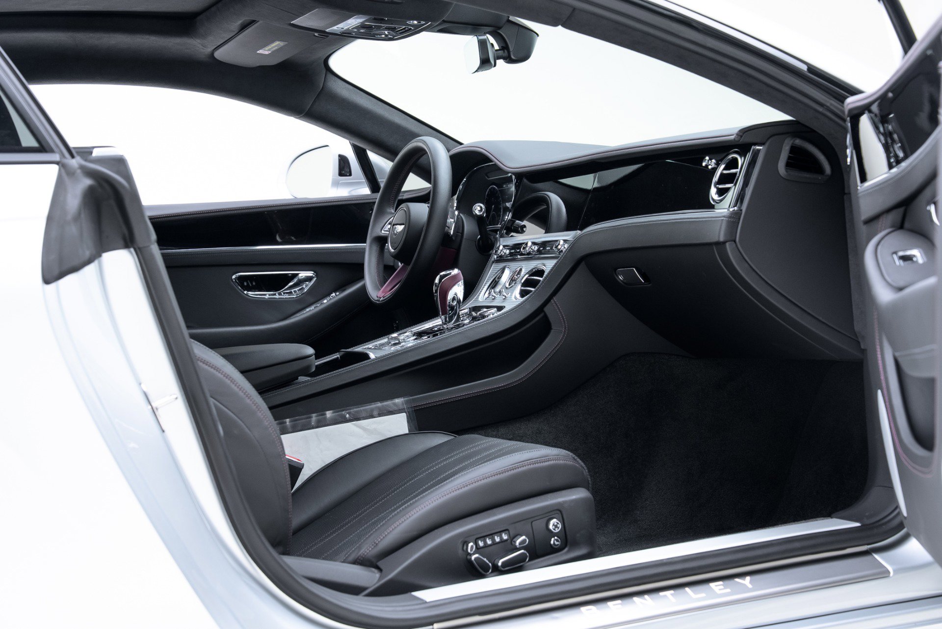 Used 2023 Bentley Continental GT Mulliner AWD/4WD image 29