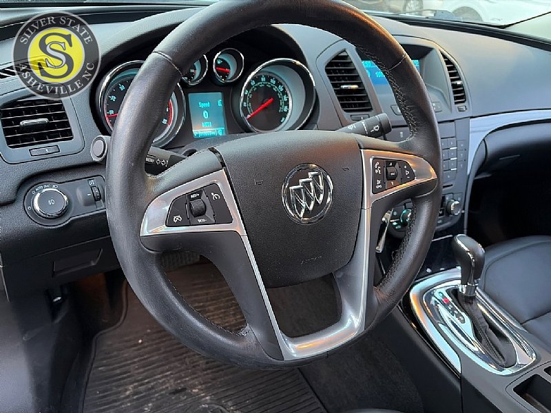 Used 2012 Buick Regal Leather image 19