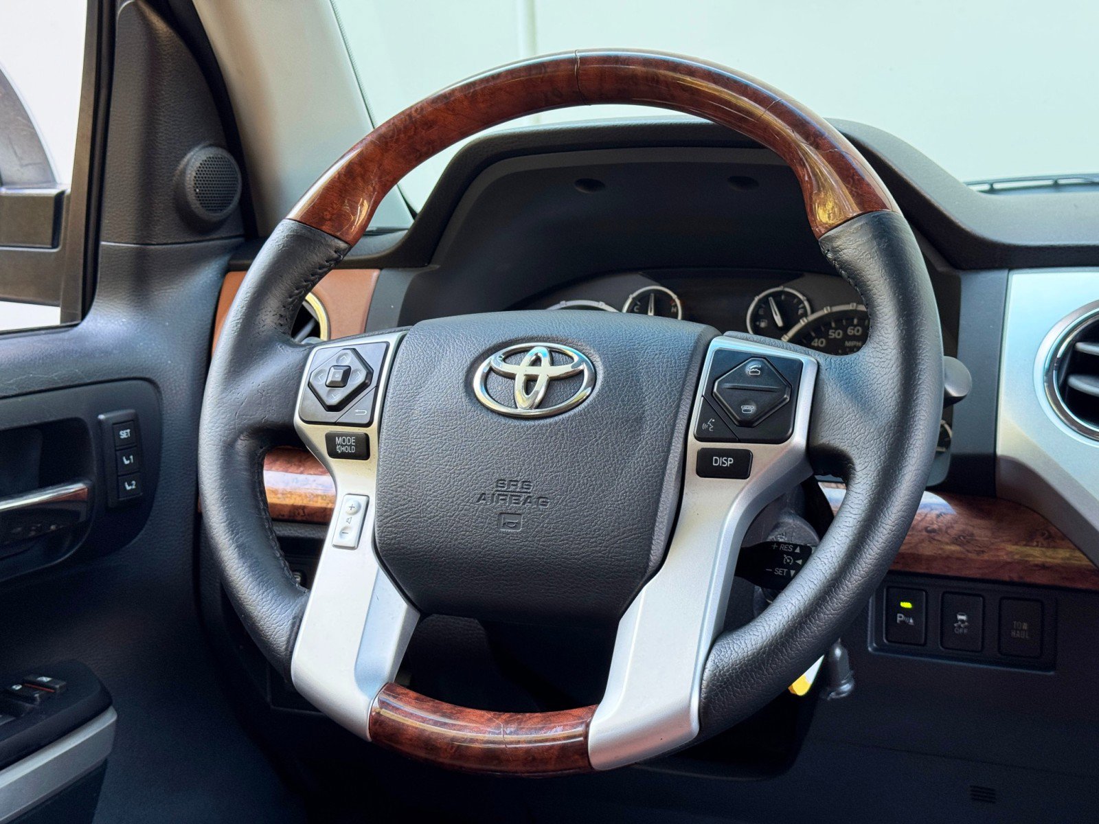 Used 2015 Toyota Tundra 1794 Edition image 19