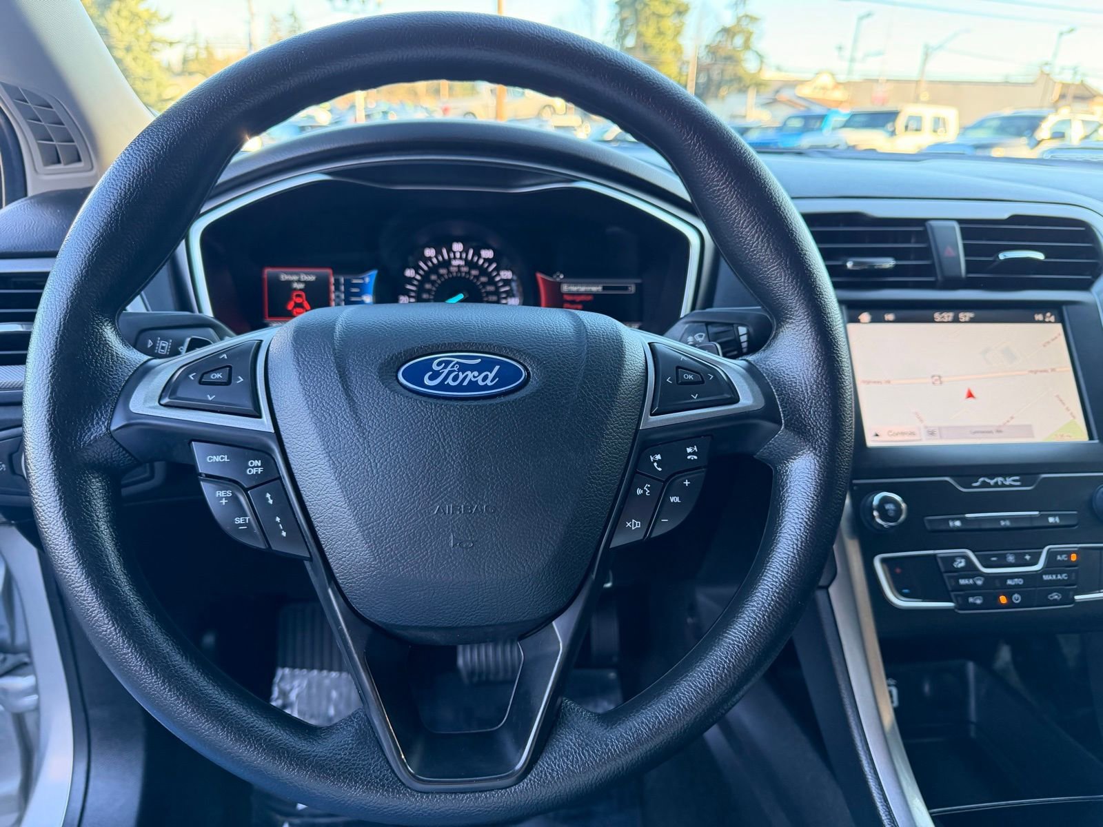 Used 2019 Ford Fusion SE image 26