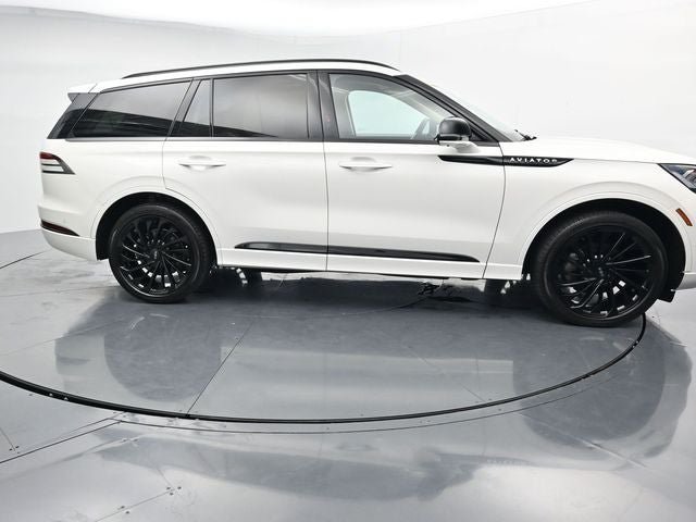 Used 2023 Lincoln Aviator Reserve w/ Equipment Group 201A AWD/4WD image 12