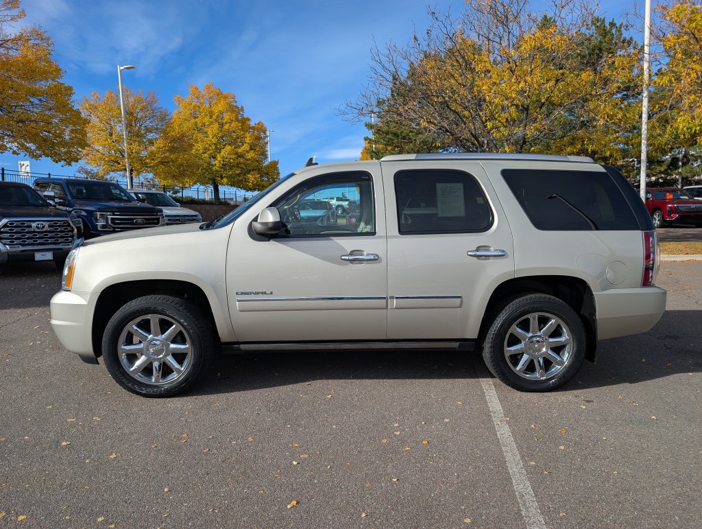Used 2014 GMC Yukon Denali AWD/4WD image 3