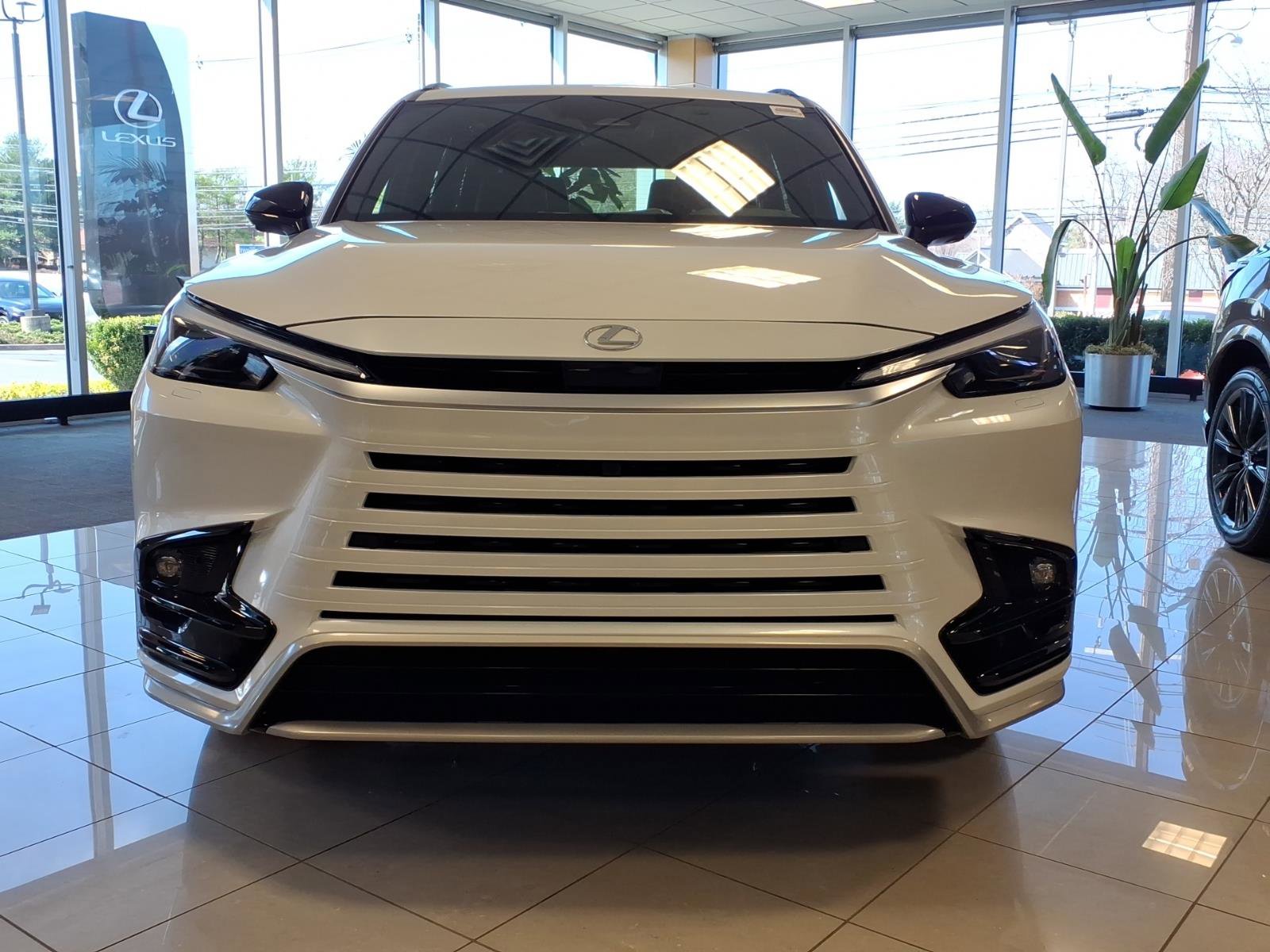 New 2026 Lexus TX 500h AWD image 2