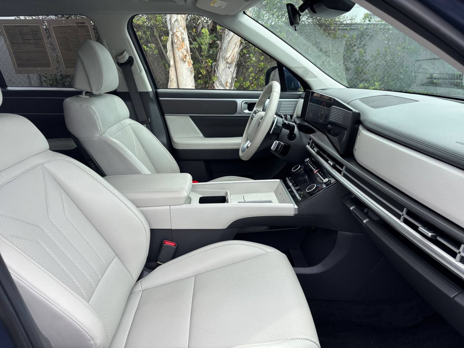 Used 2025 Hyundai Santa Fe SEL FWD image 38
