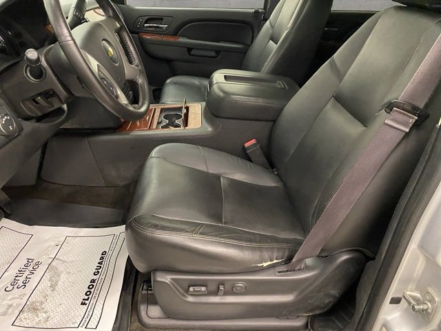 Used 2013 Chevrolet Avalanche LTZ image 17