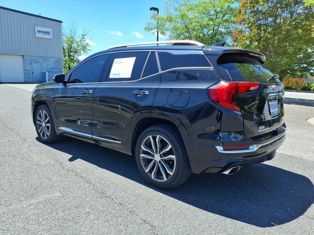 Used 2020 GMC Terrain Denali w/ Denali Premium Package FWD image 13