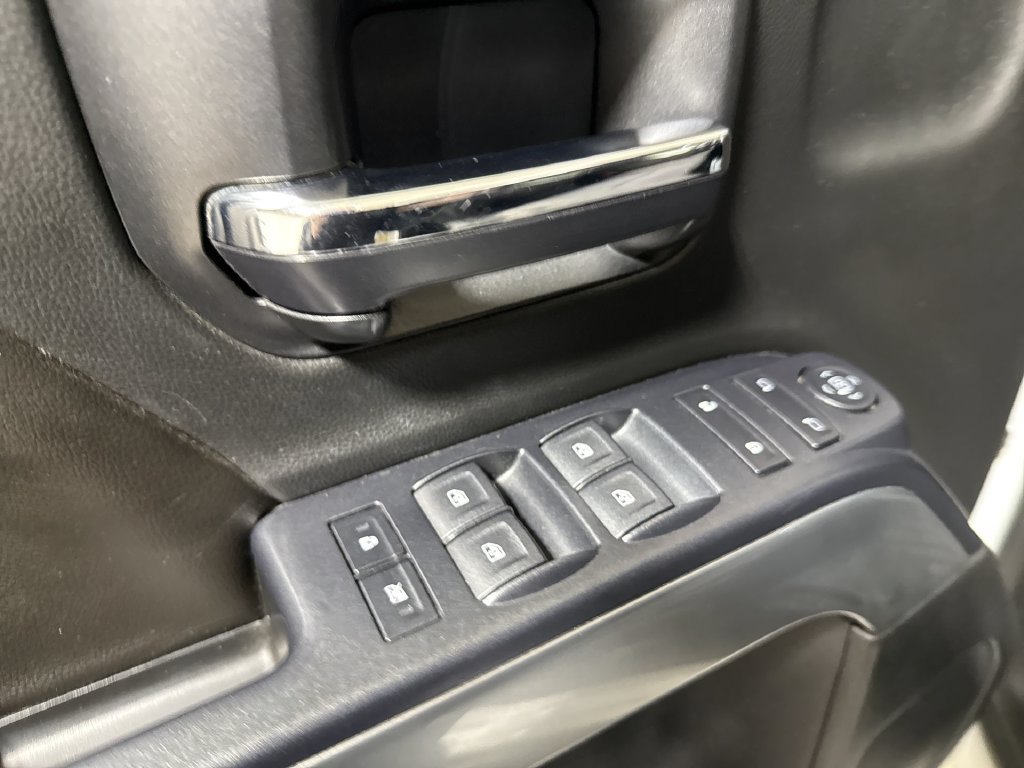 Used 2015 Chevrolet Silverado 2500 LT AWD/4WD image 19