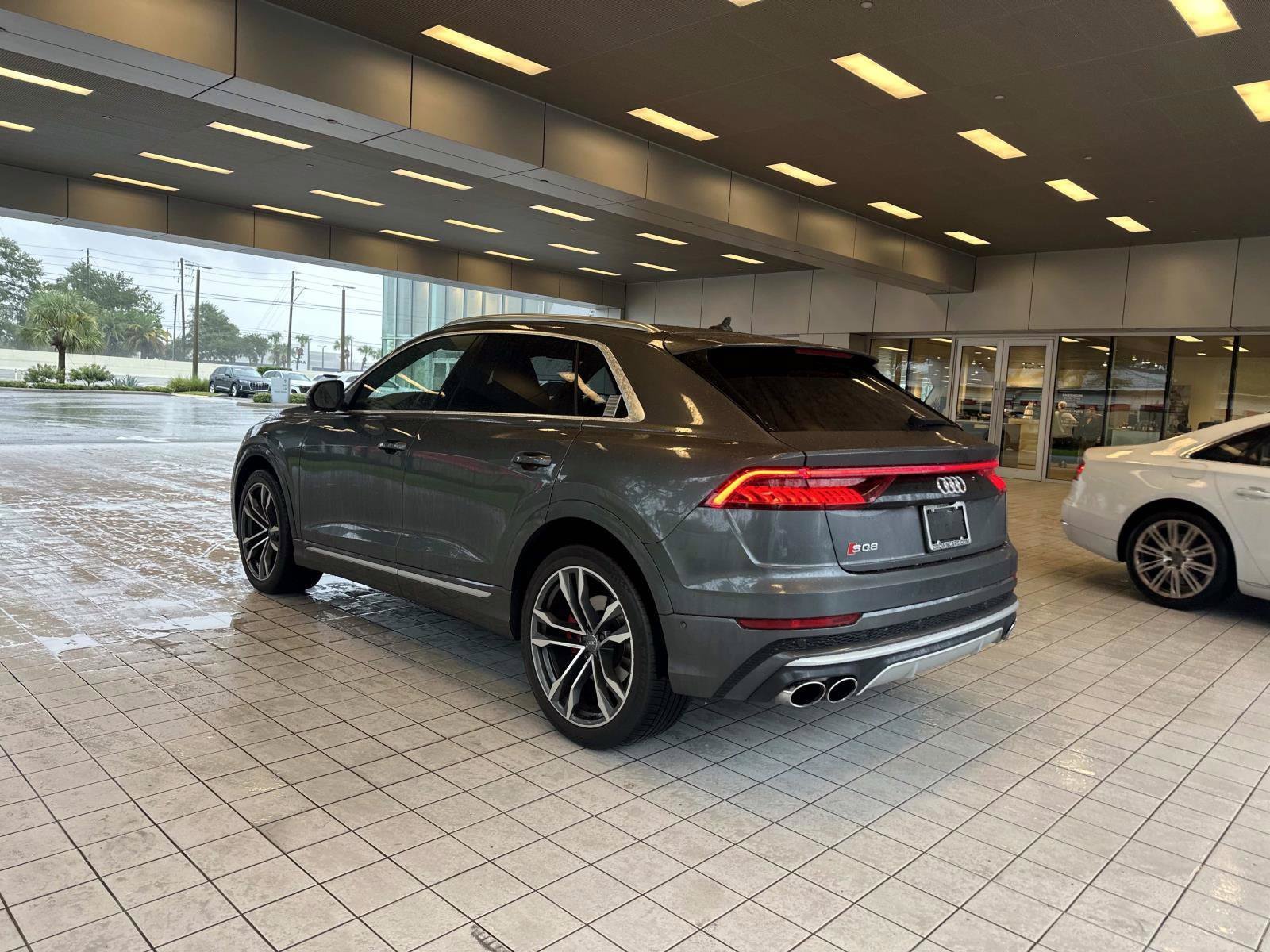 Used 2020 Audi SQ8 Prestige AWD/4WD image 2