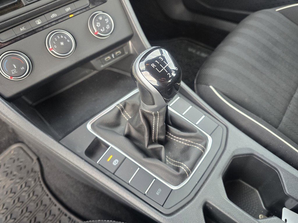 Used 2023 Volkswagen Jetta Sport image 19