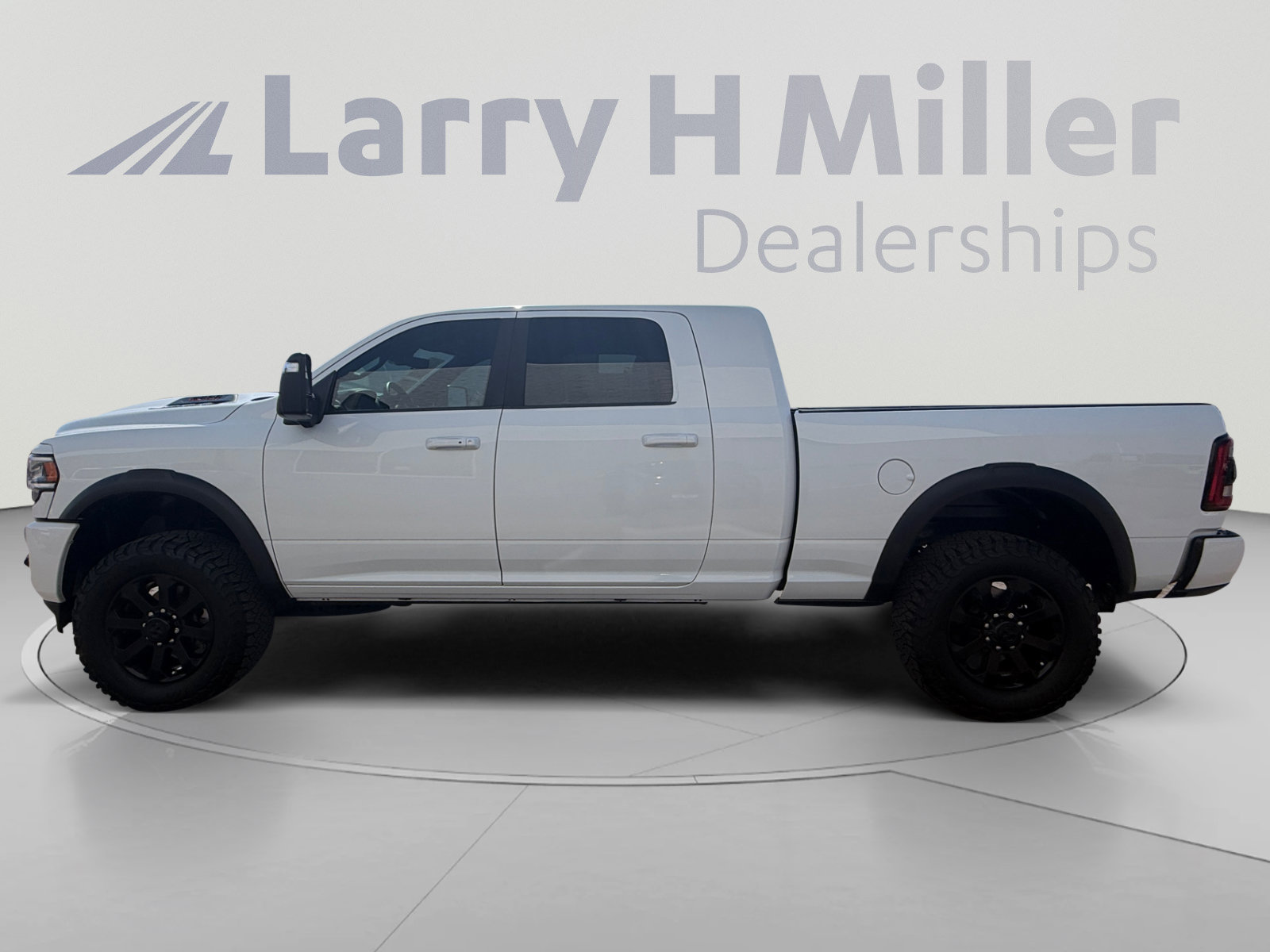 Used 2024 RAM 2500 Laramie w/ Night Edition AWD/4WD image 2