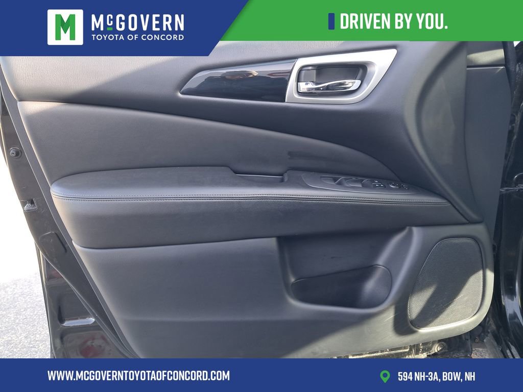 Used 2019 Nissan Pathfinder S image 10