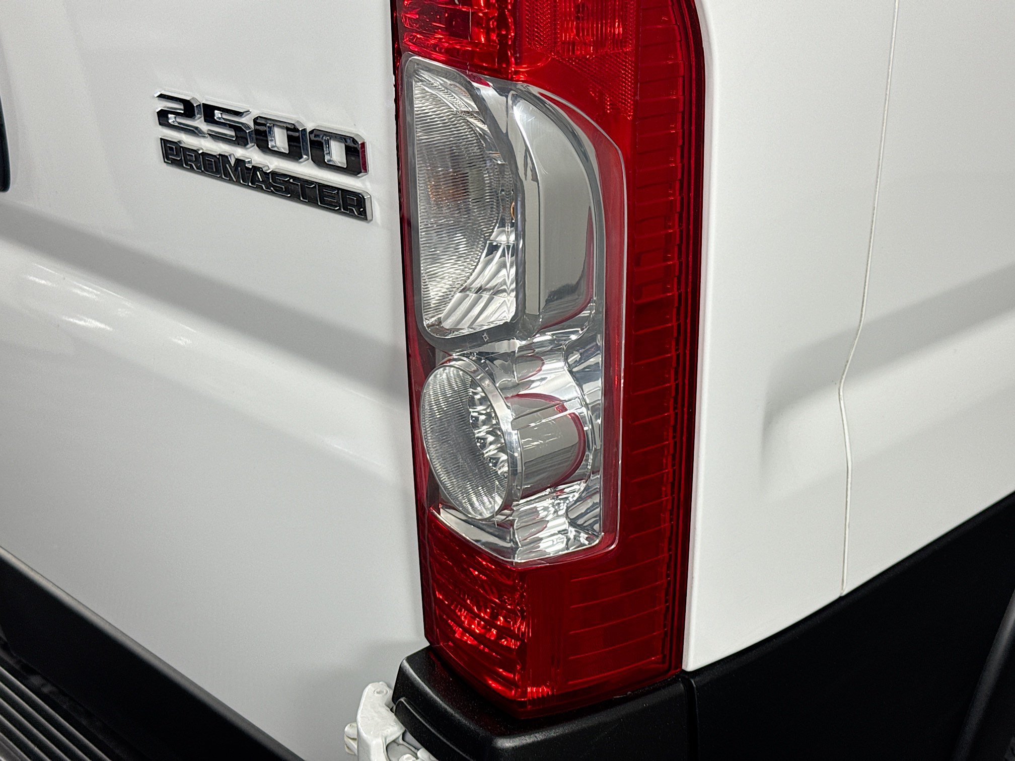 Used 2025 RAM ProMaster 2500 w/ Safety Group FWD image 28