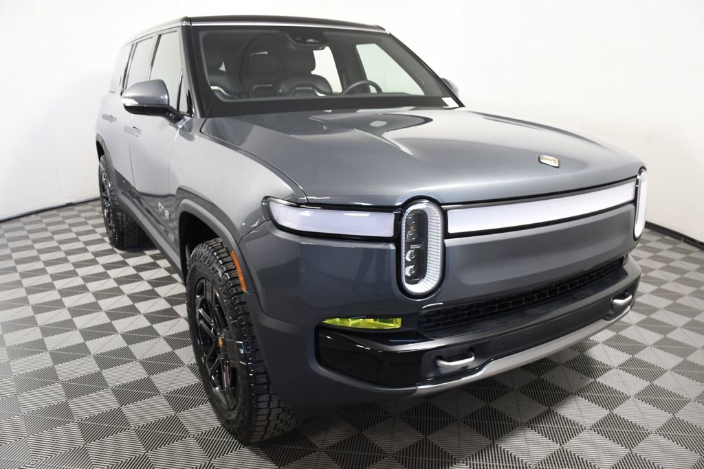 Used 2024 Rivian R1S Adventure AWD/4WD image 9
