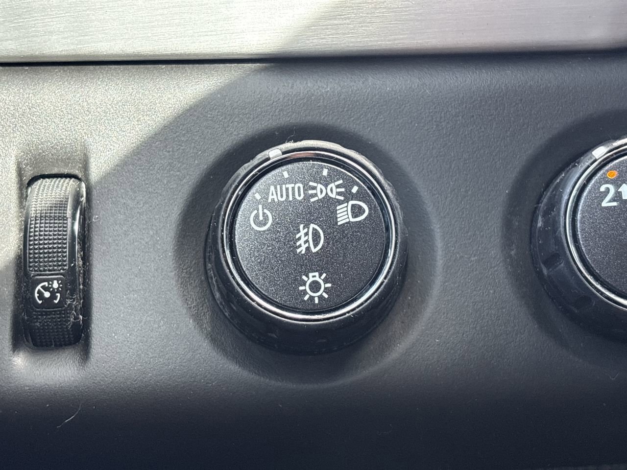 Used 2018 GMC Yukon SLT AWD/4WD image 27