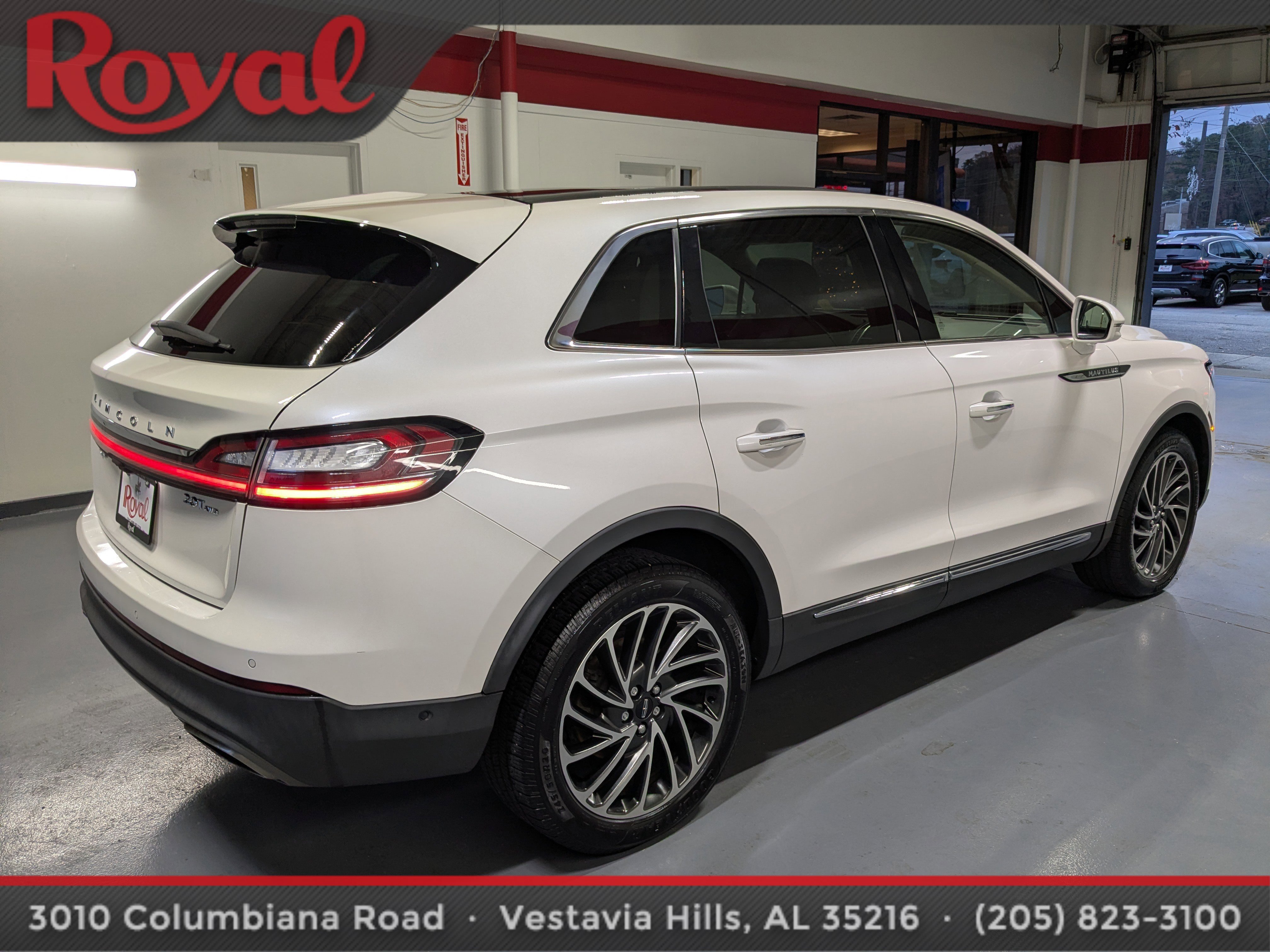 Used 2019 Lincoln Nautilus Reserve image 4