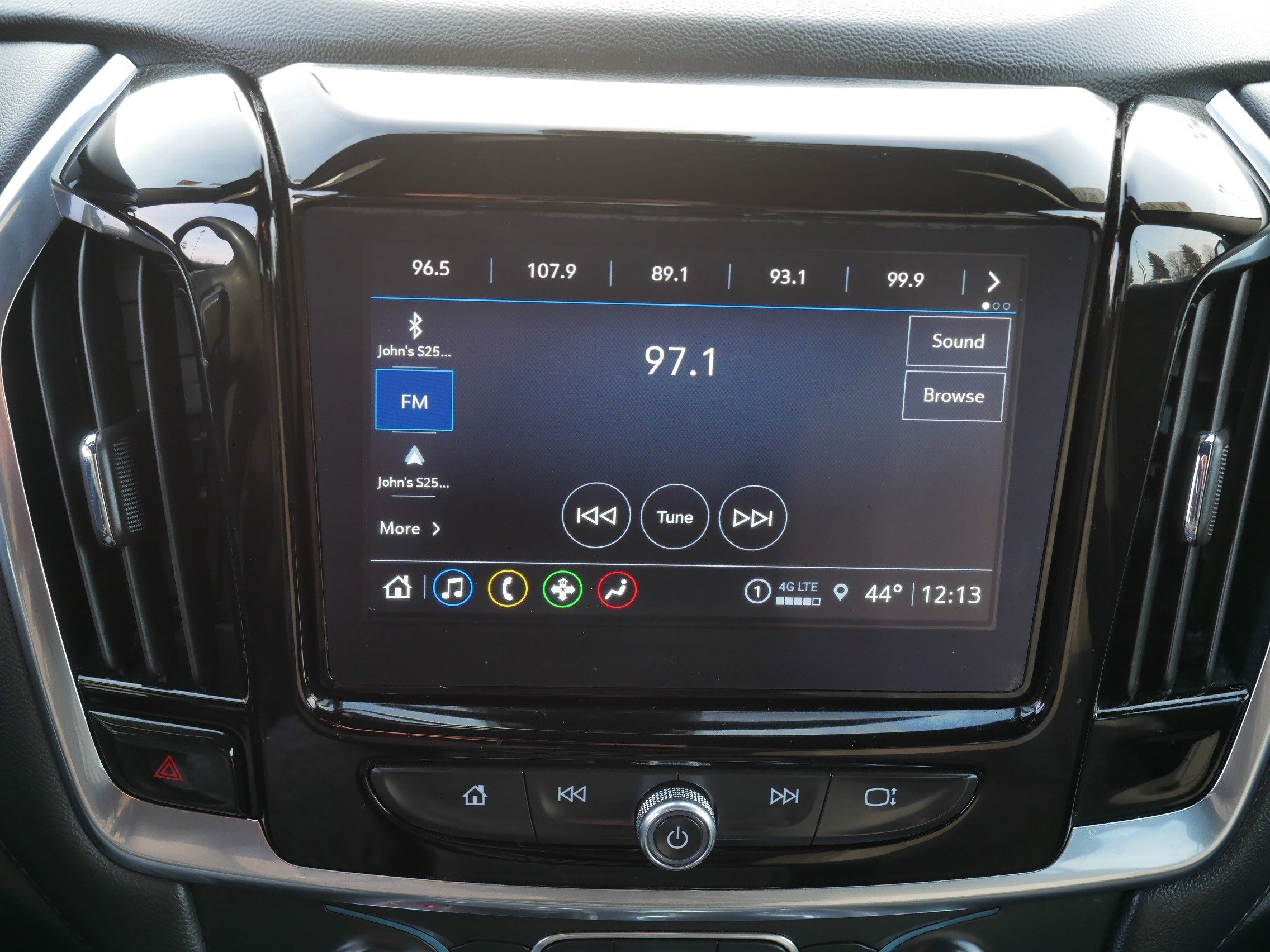 Used 2023 Chevrolet Traverse LT image 22