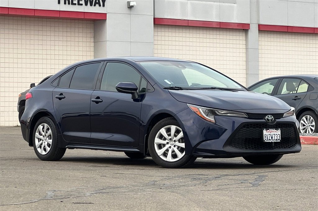 Used 2021 Toyota Corolla LE w/ Carpet Mat Package (TMS) image 2