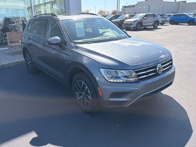 Certified 2021 Volkswagen Tiguan SE w/ Panoramic Sunroof Package AWD/4WD image 13