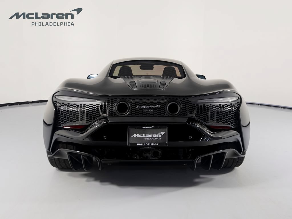 Used 2023 McLaren Artura RWD image 4