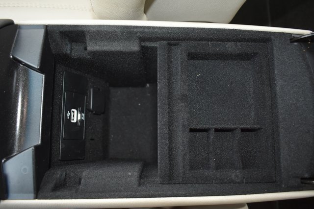 Used 2016 Lincoln MKZ Hybrid image 31