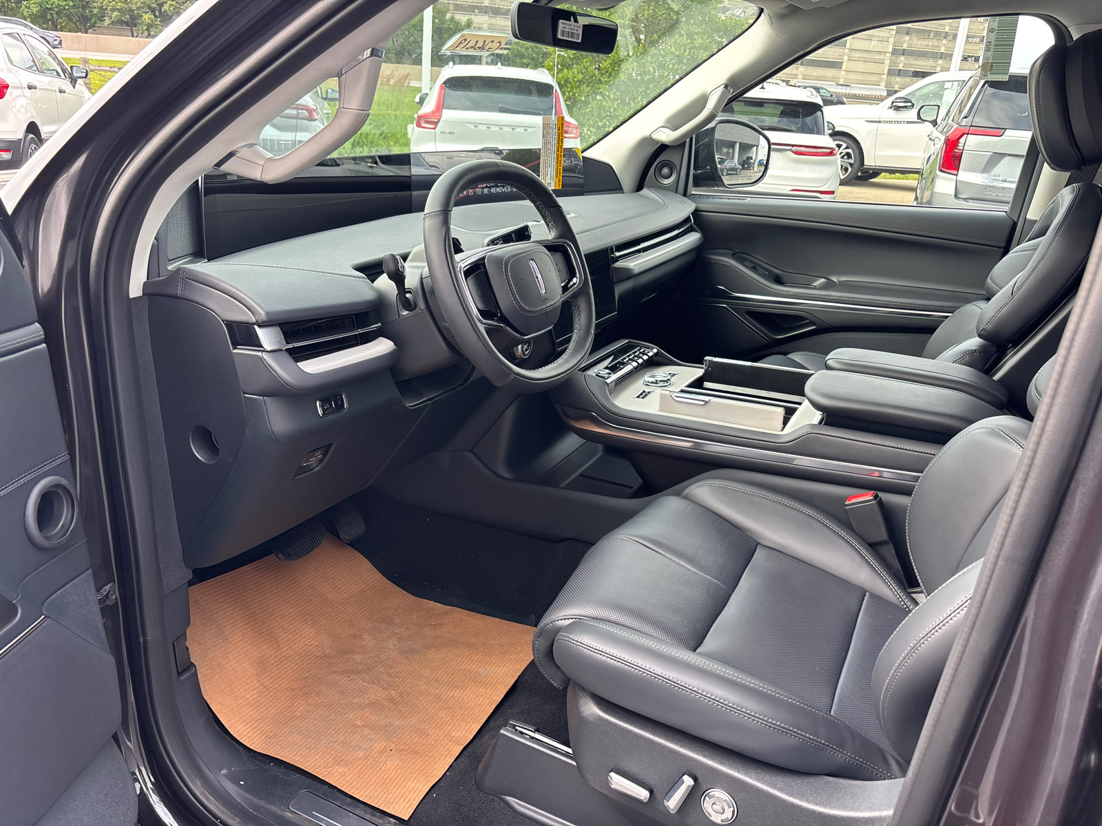 New 2026 Lincoln Navigator Premiere AWD/4WD image 24