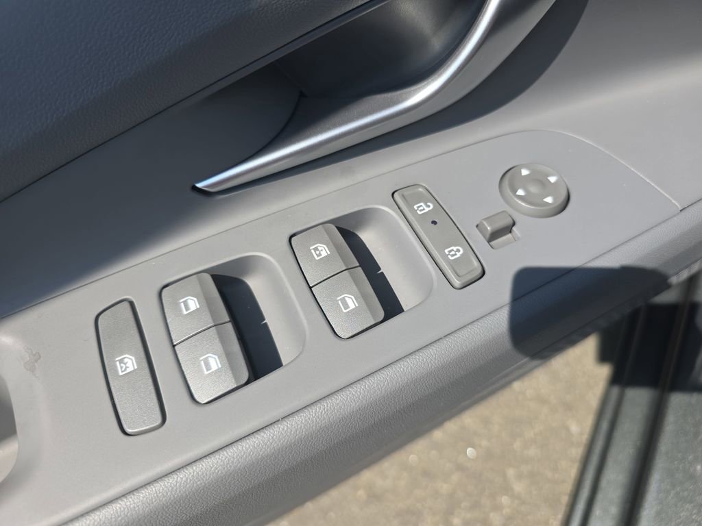 Used 2025 Hyundai Elantra Blue image 25