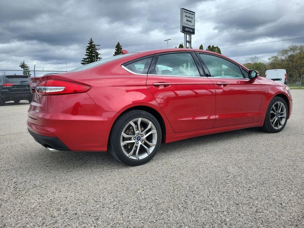 Used 2020 Ford Fusion SEL FWD image 4