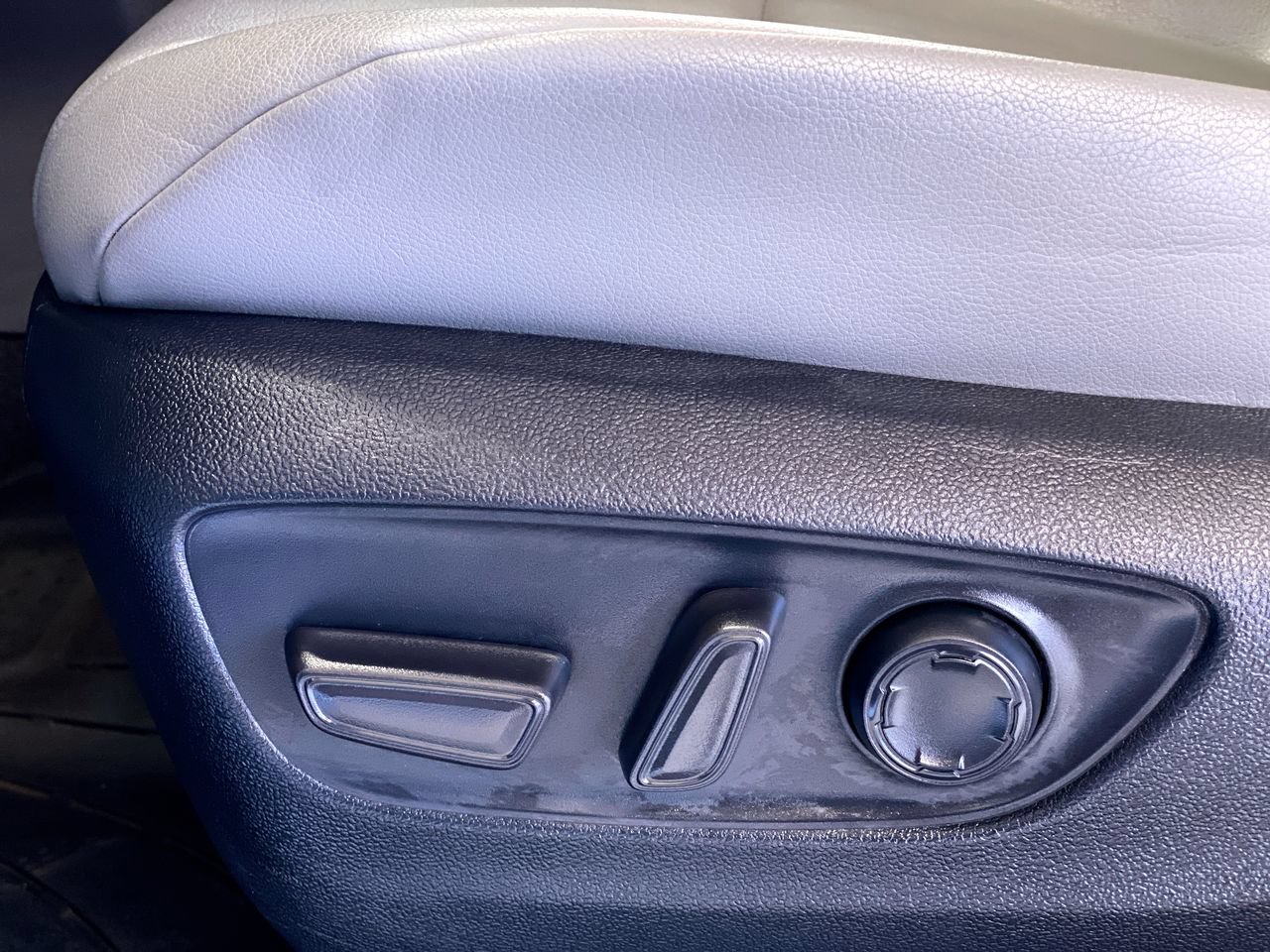 Used 2024 Toyota Sienna XLE w/ XLE Plus Package AWD/4WD image 17