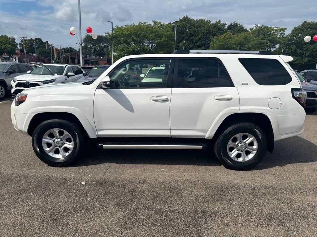 Used 2022 Toyota 4Runner SR5 Premium image 10