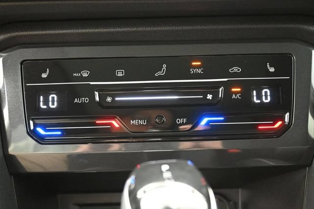 Used 2023 Volkswagen Tiguan SE w/ Panoramic Sunroof Package FWD image 22