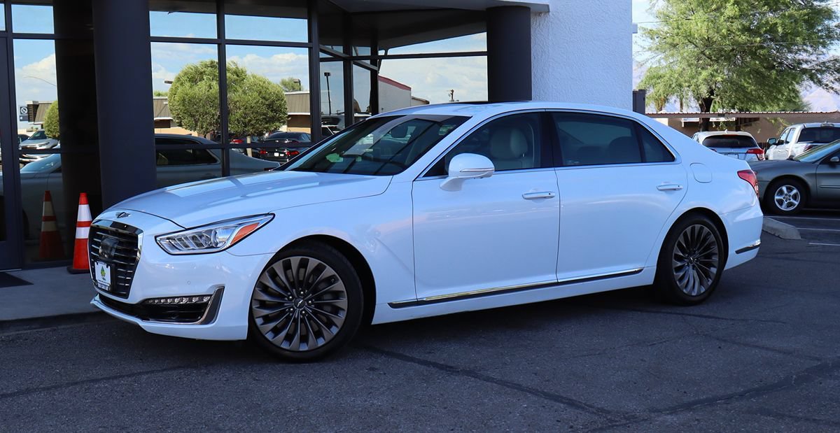 Used 2017 Genesis G90 3.3T Premium RWD image 3