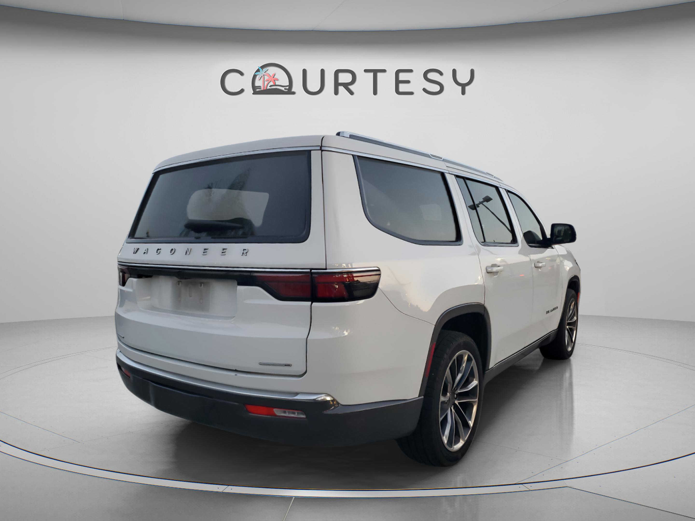Certified 2022 Jeep Wagoneer Series III w/ Premium Group I AWD/4WD image 3