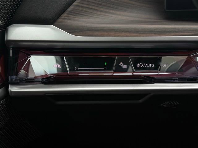 Certified 2023 BMW 760i xDrive w/ Executive Package image 34