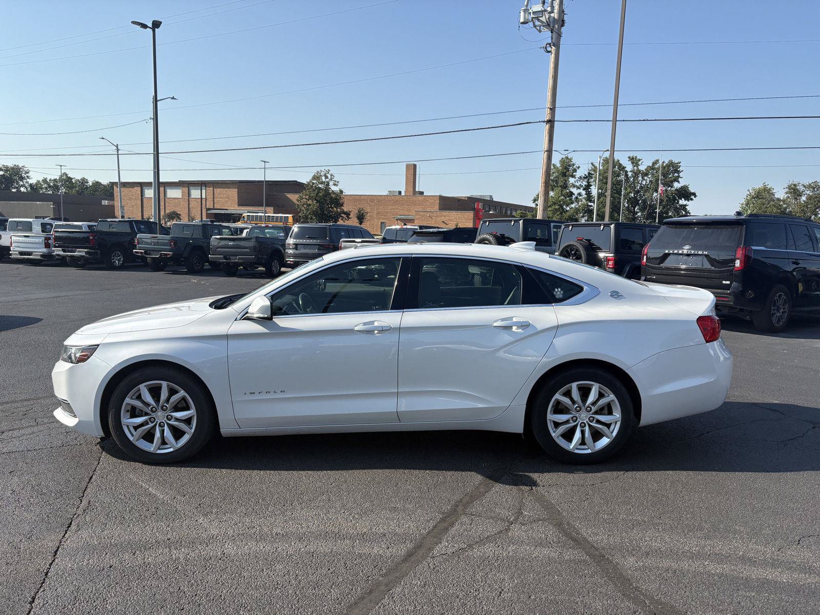 Used 2016 Chevrolet Impala LT w/ Convenience Package FWD image 5