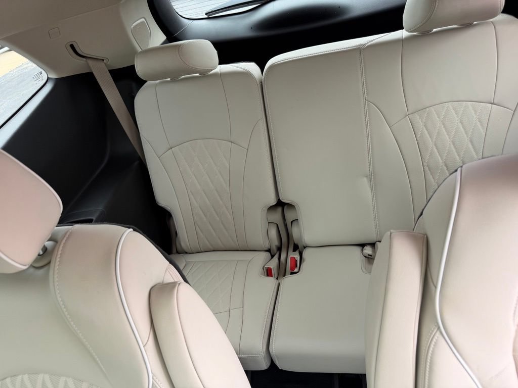 Used 2023 Buick Enclave Avenir w/ Avenir Technology Package FWD image 21